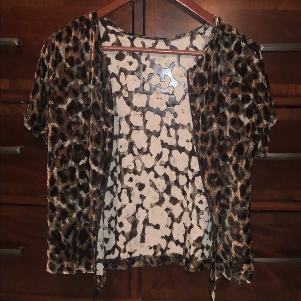 Alice + Olivia Leopard Top 🐾♥️ - Picture 6 of 7